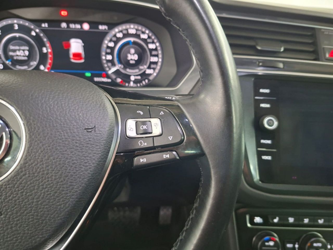 Volkswagen Tiguan Sport 2.0 TDI 110kW (150CV) DSG - Foto 23