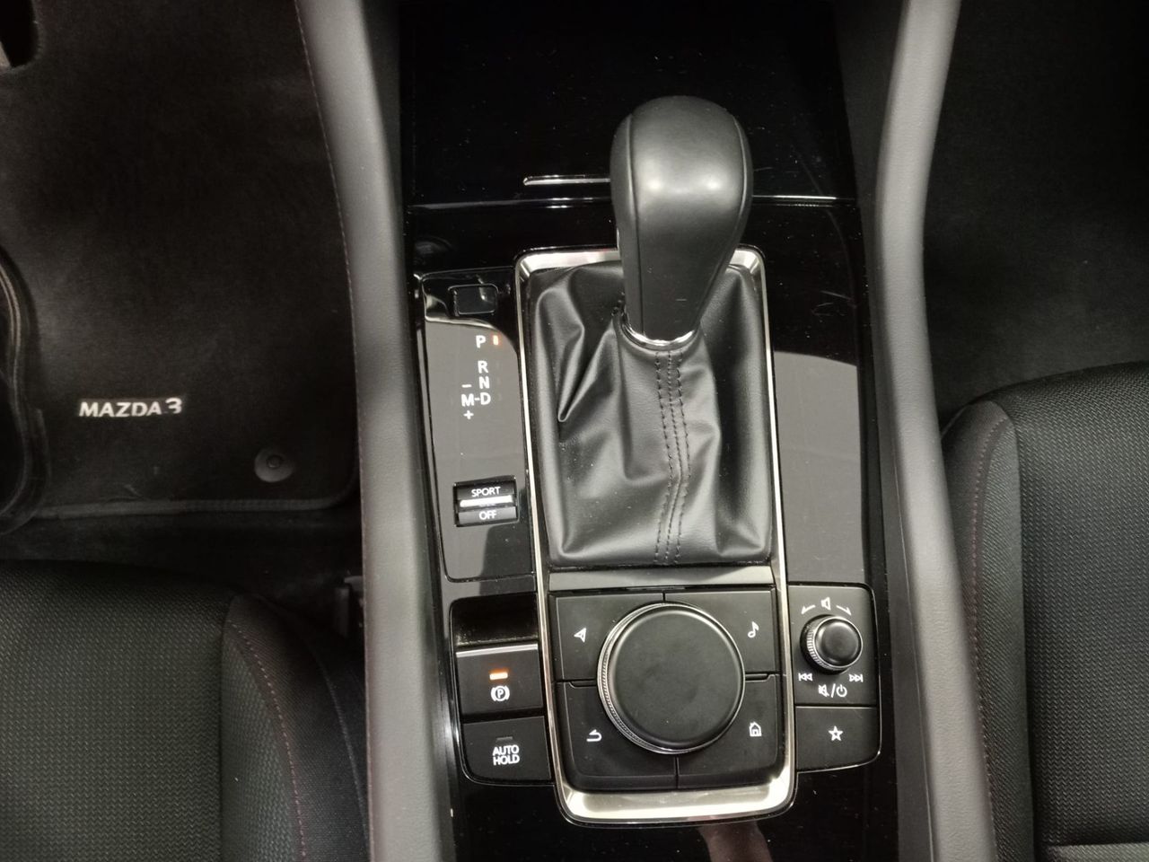 Mazda 3 2.0 e-SKYACTIV-G HOMURA AT - Foto 18