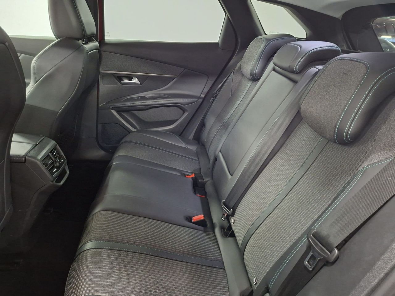 Peugeot 3008 1.5 BlueHDi 96kW (130CV) S&S Allure - Foto 16