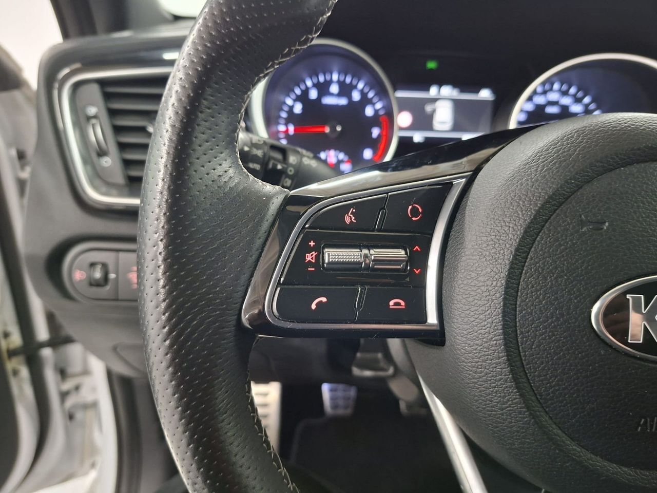 Kia Ceed 1.0 T-GDi 88kW (120CV) GT Line - Foto 17