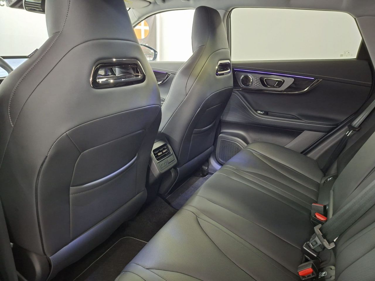 Omoda 5 MY25 - Premium 1.6 TGDI 108kW (145cv) - Foto 18