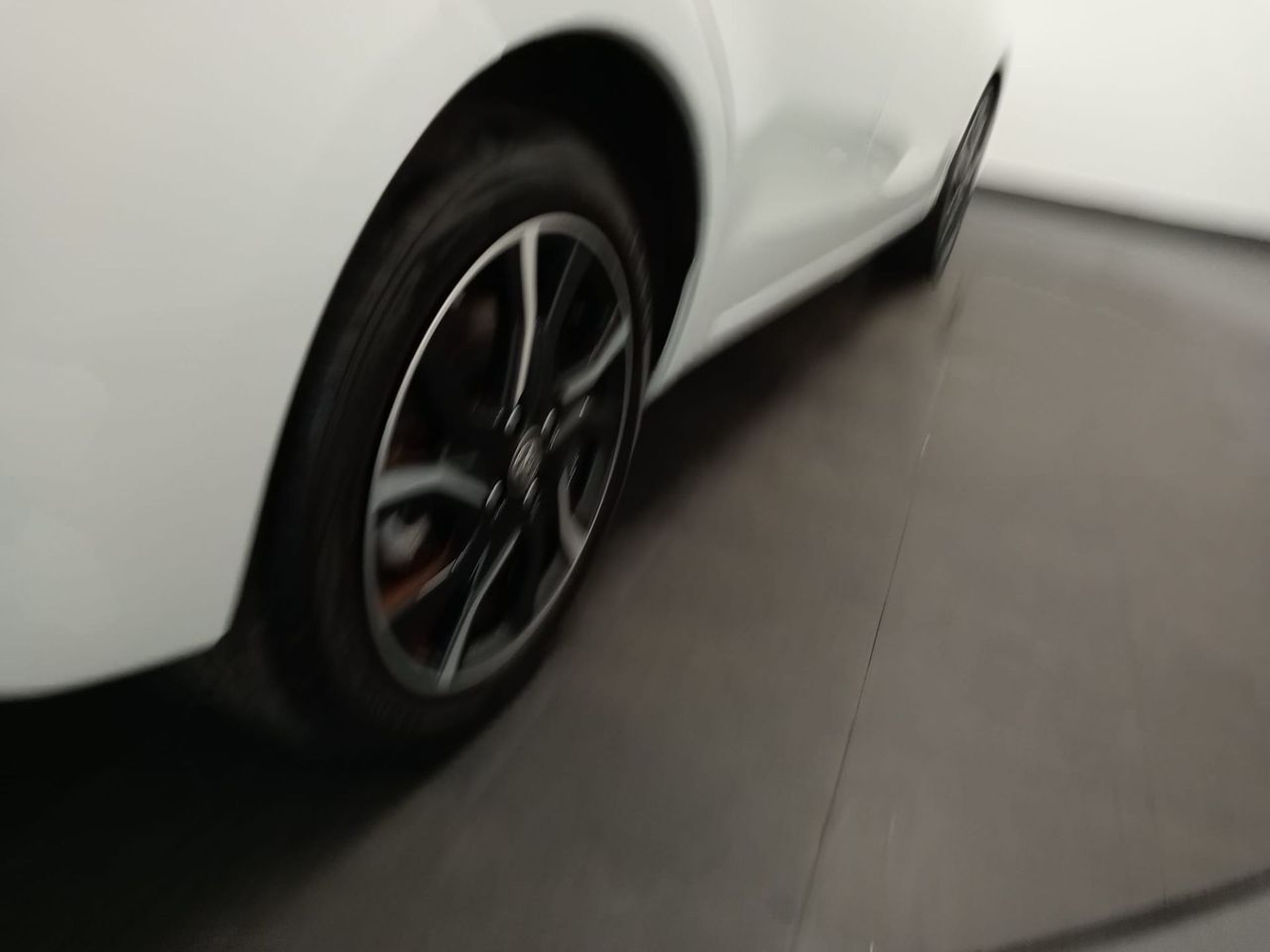 Toyota Yaris 1.3 100 Feel - Foto 37