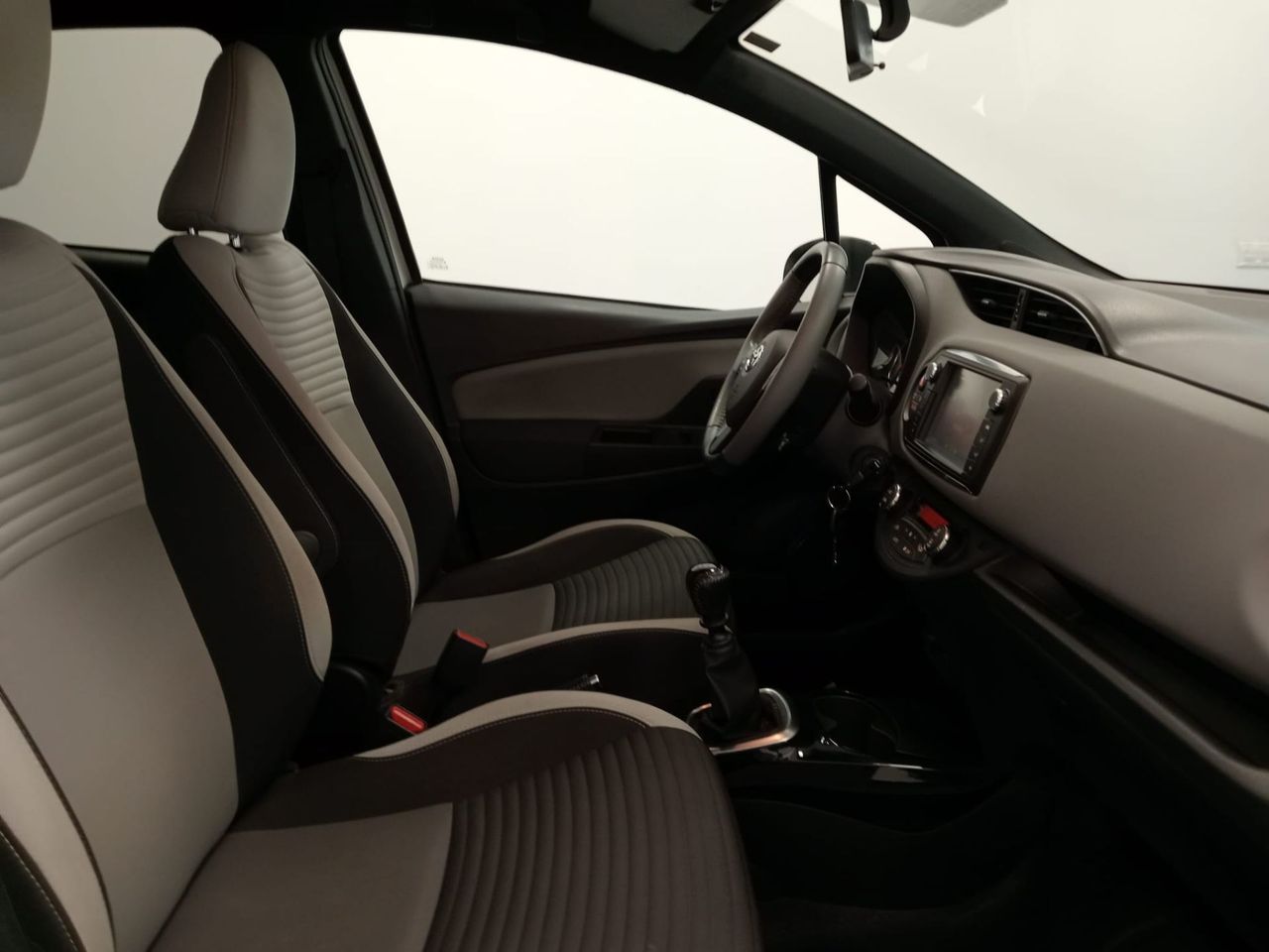 Toyota Yaris 1.3 100 Feel - Foto 10