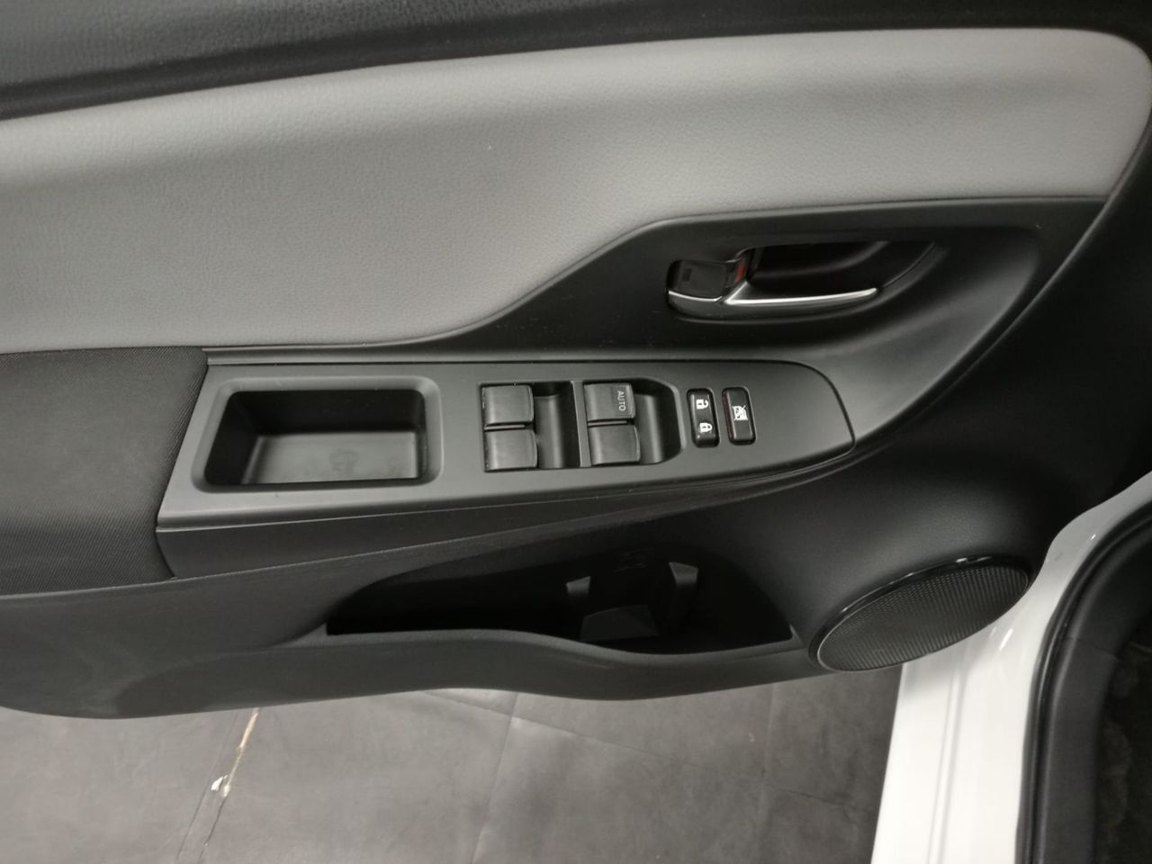 Toyota Yaris 1.3 100 Feel - Foto 28