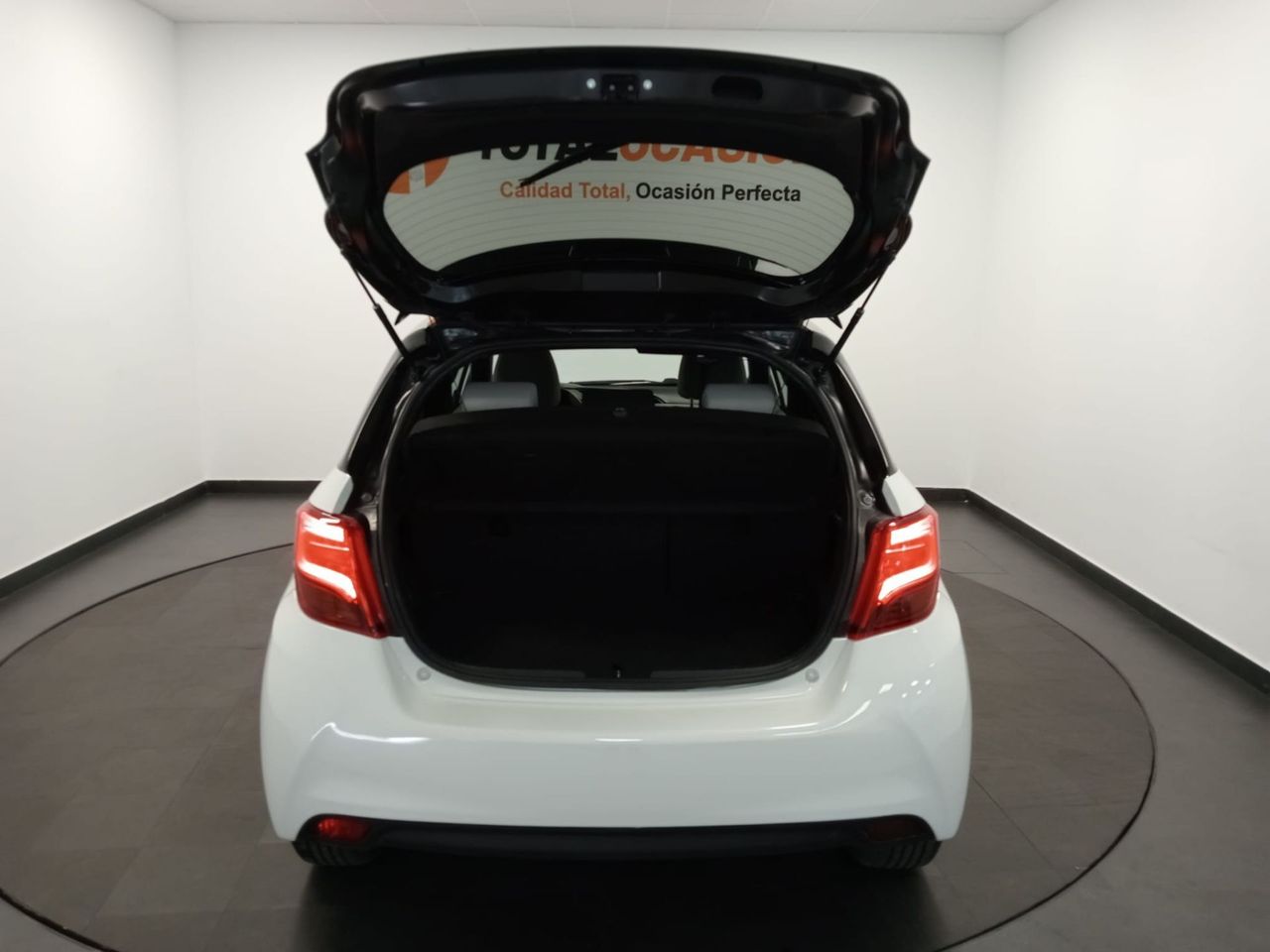 Toyota Yaris 1.3 100 Feel - Foto 33