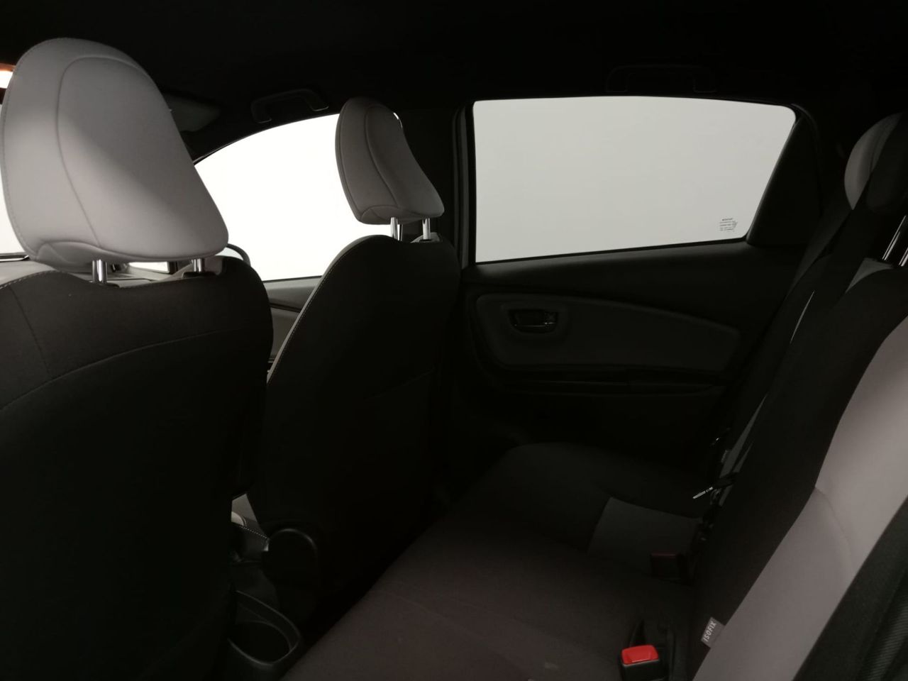 Toyota Yaris 1.3 100 Feel - Foto 31