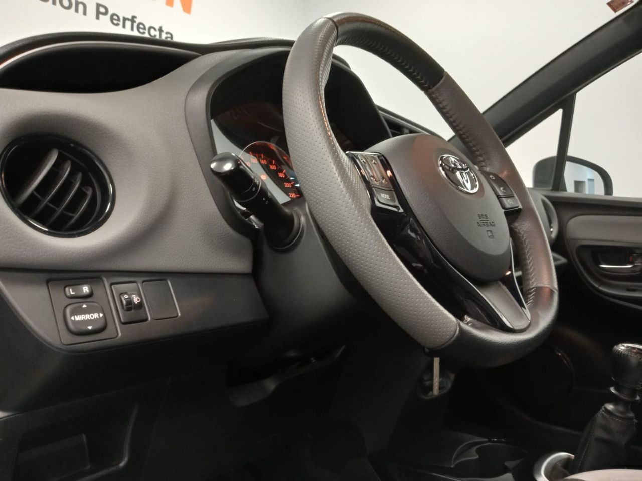 Toyota Yaris 1.3 100 Feel - Foto 27