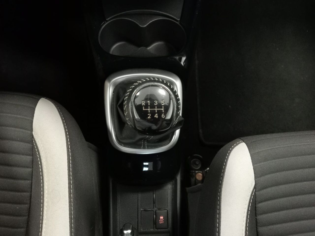 Toyota Yaris 1.3 100 Feel - Foto 20