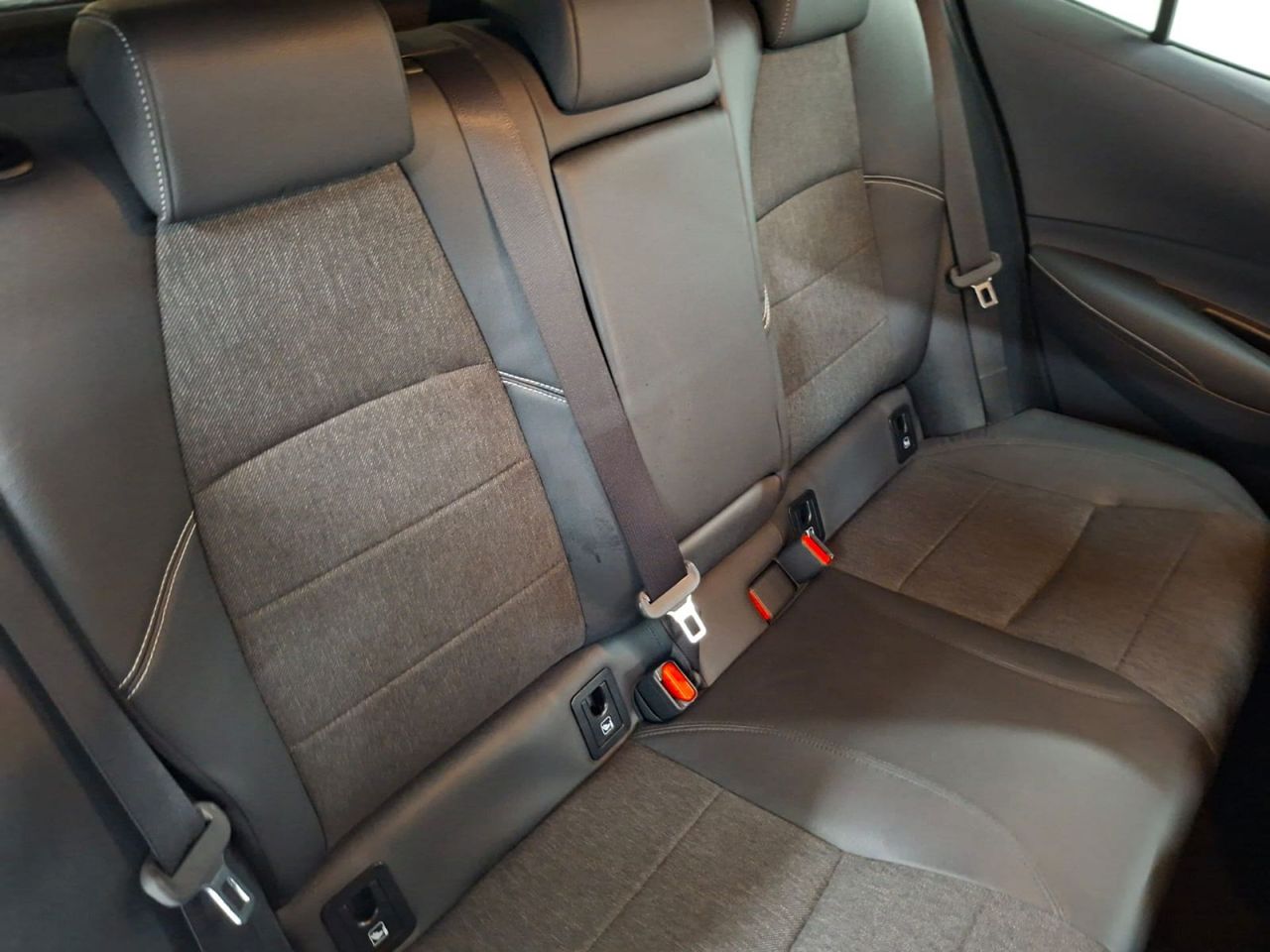 Toyota Corolla 1.8 125H STYLE E-CVT - Foto 32