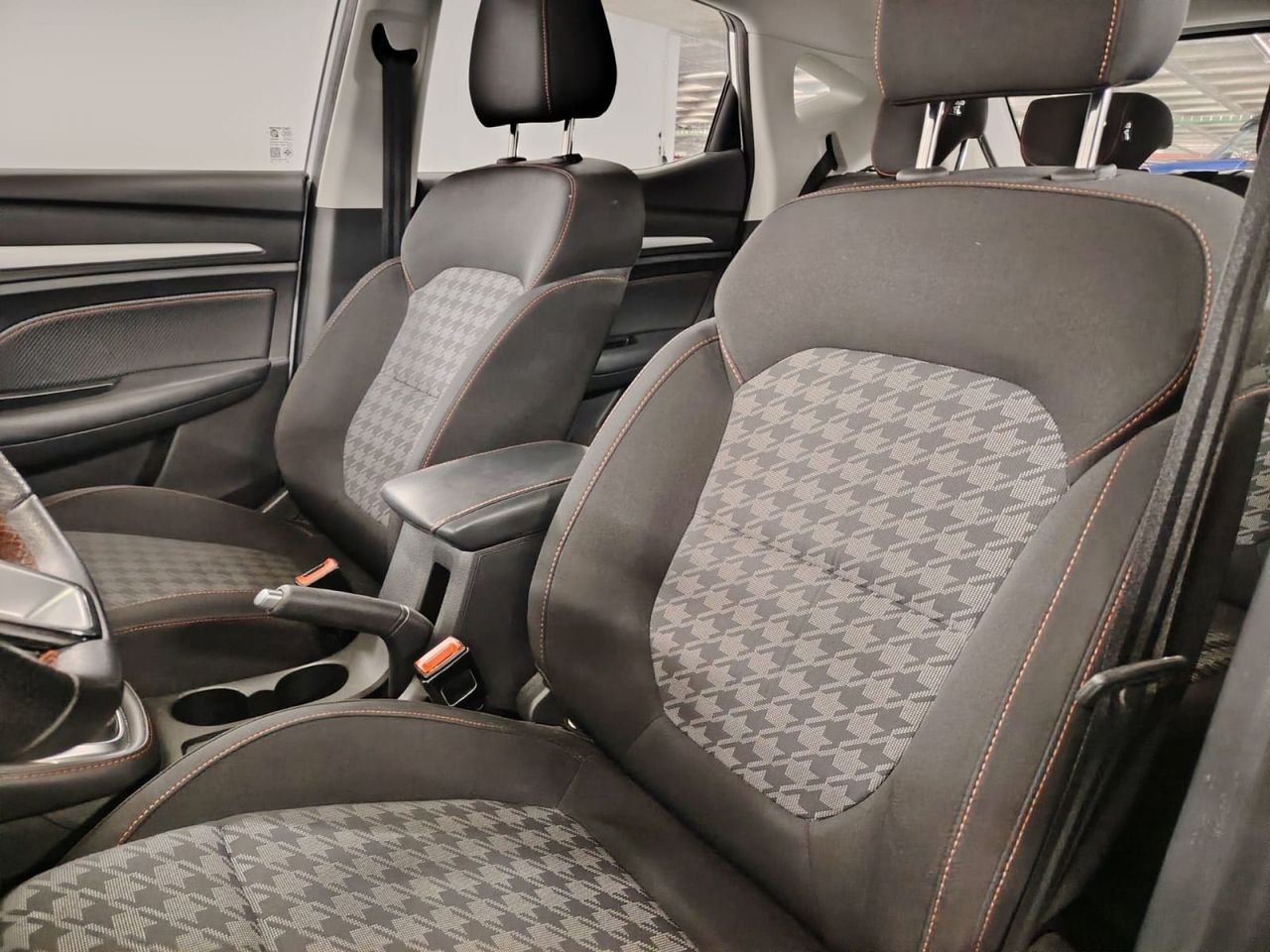 MG ZS 1.5 Comfort - Foto 17