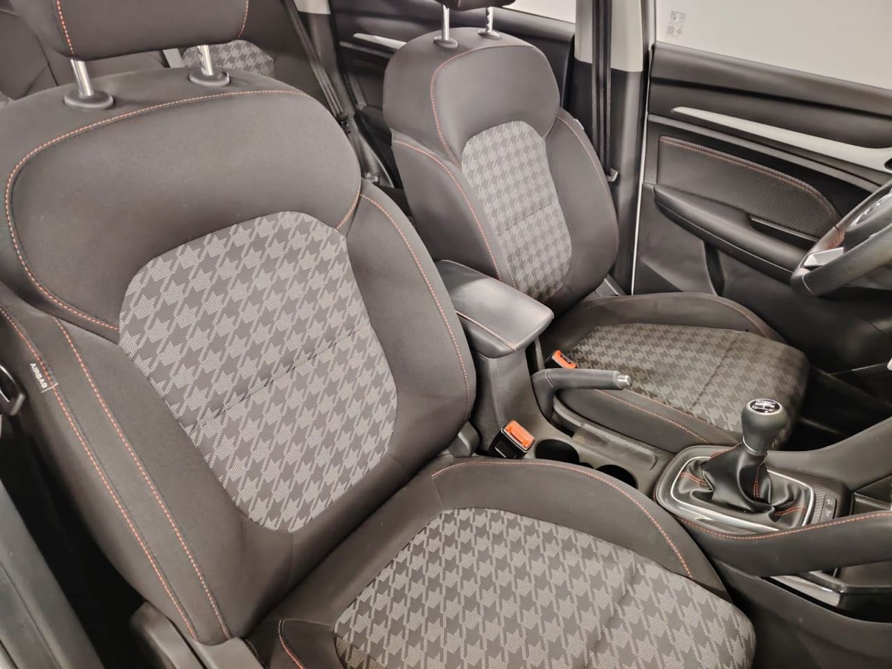 MG ZS 1.5 Comfort - Foto 26