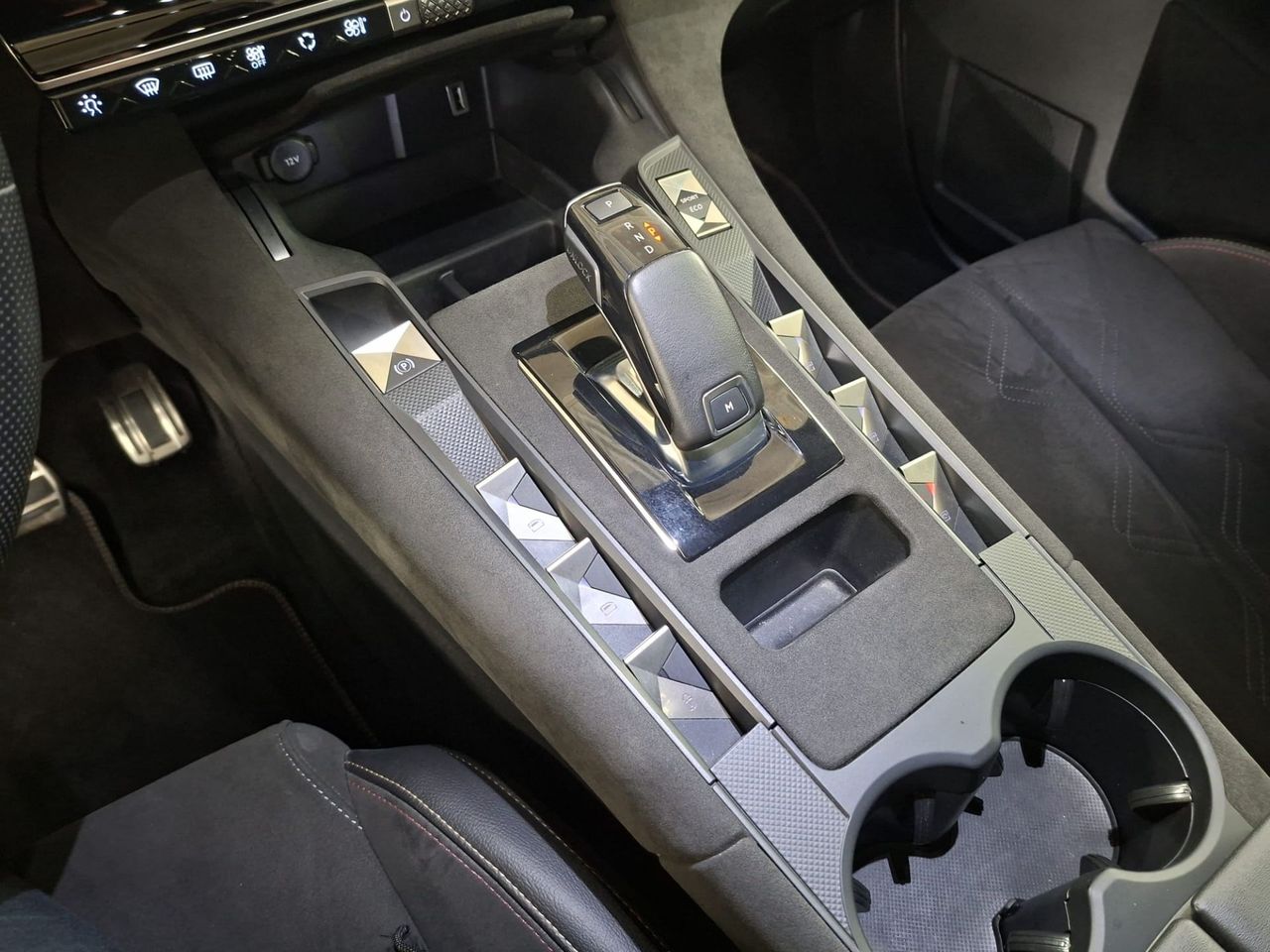 DS DS 7 PureTech 132kW (180CV) Auto. PERF.LINE - Foto 16