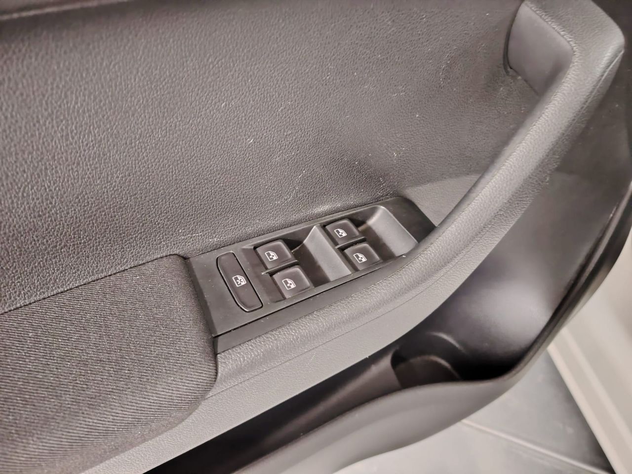 Skoda Fabia 1.0 TSI 70KW (95cv) Ambition Plus - Foto 17