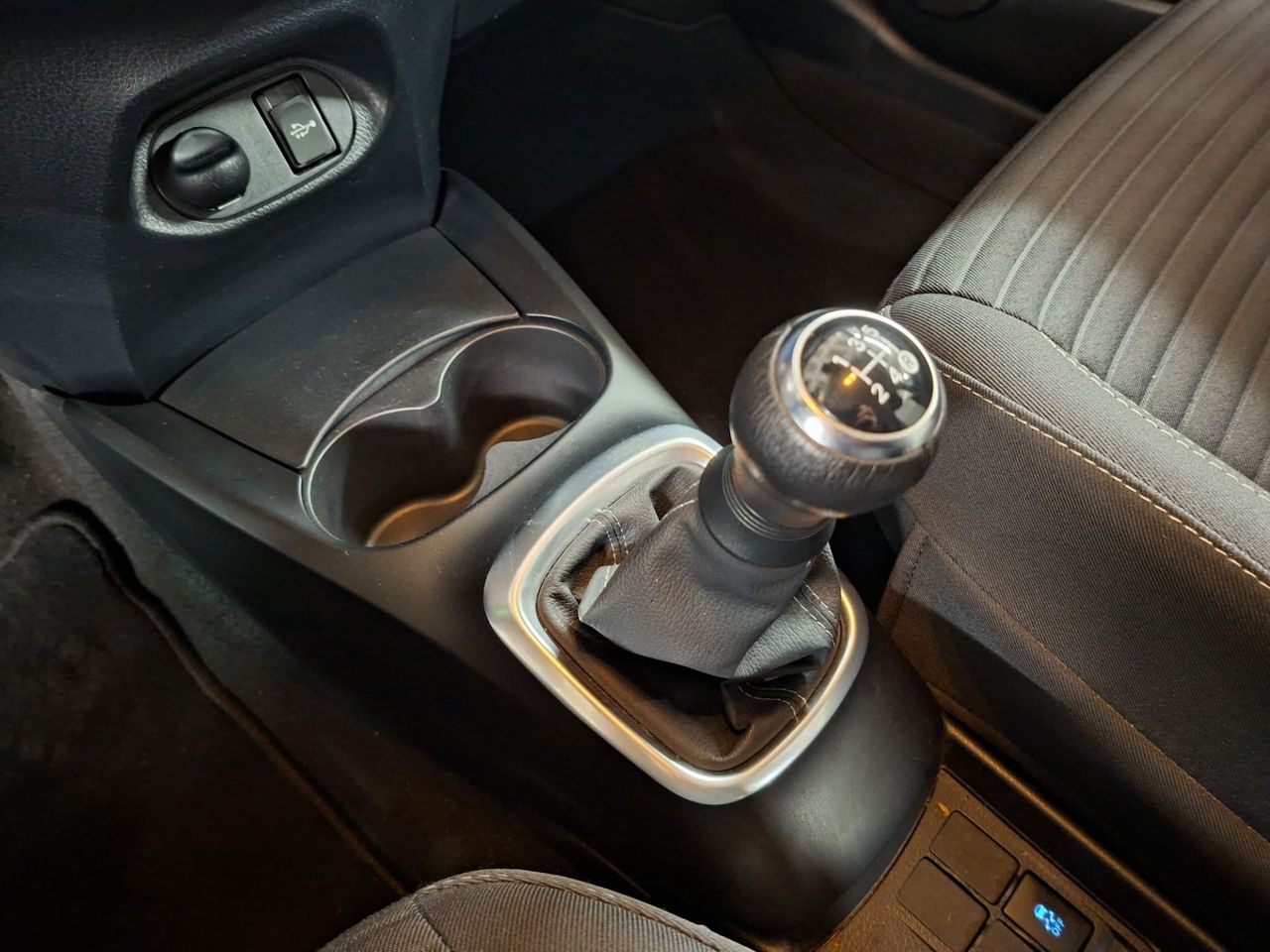 Toyota Yaris 1.0 70 Active - Foto 23