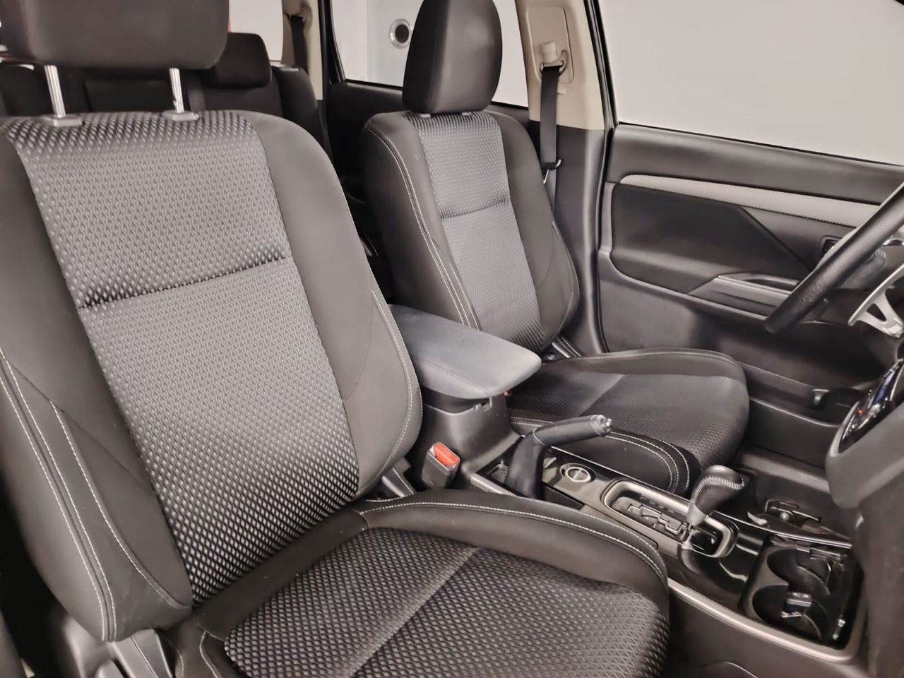 Mitsubishi Outlander 200 MPI Motion CVT 2WD 7 Plazas - Foto 16