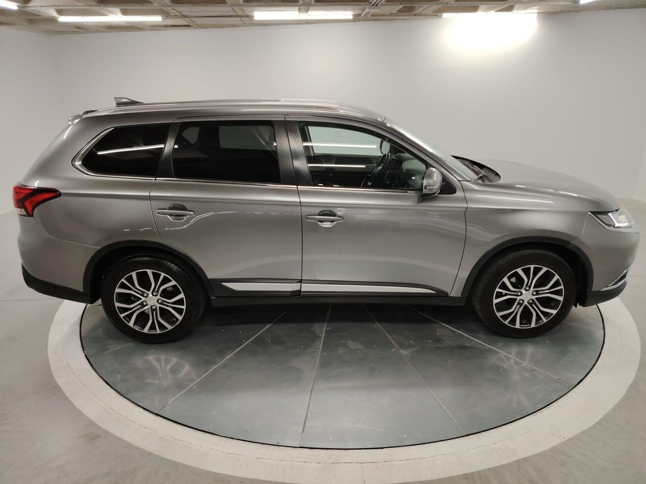 Mitsubishi Outlander 200 MPI Motion CVT 2WD 7 Plazas - Foto 6