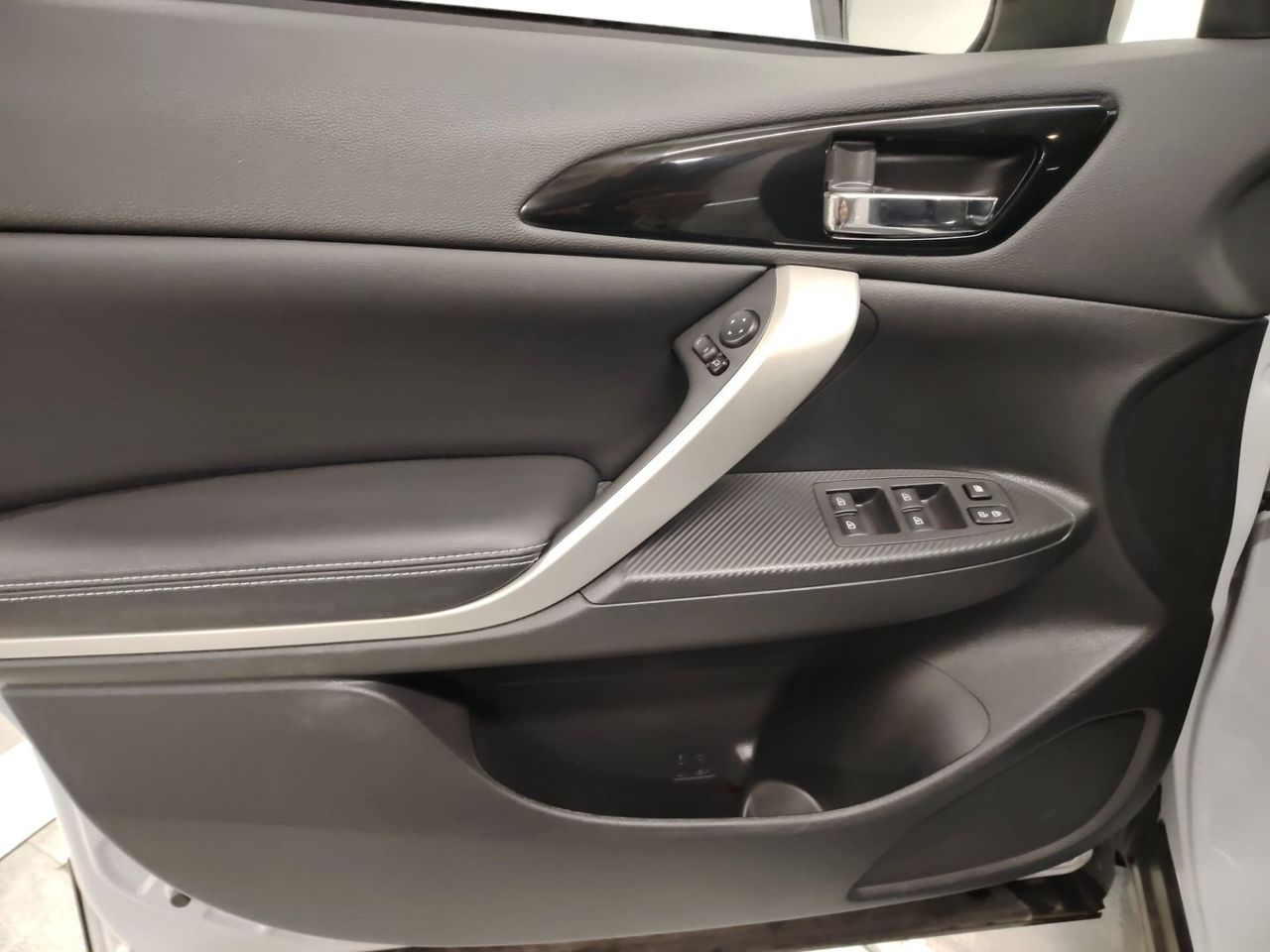 Mitsubishi Eclipse Cross 2.4 PHEV Kaiteki Auto 4WD - Foto 12