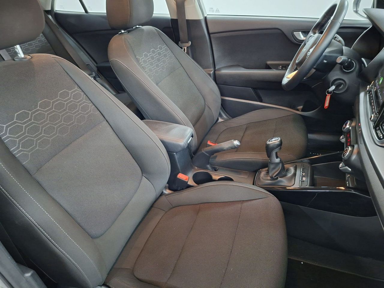 Kia Rio 1.0 T-GDi 74kW (100CV) MHEV iMT Drive - Foto 30