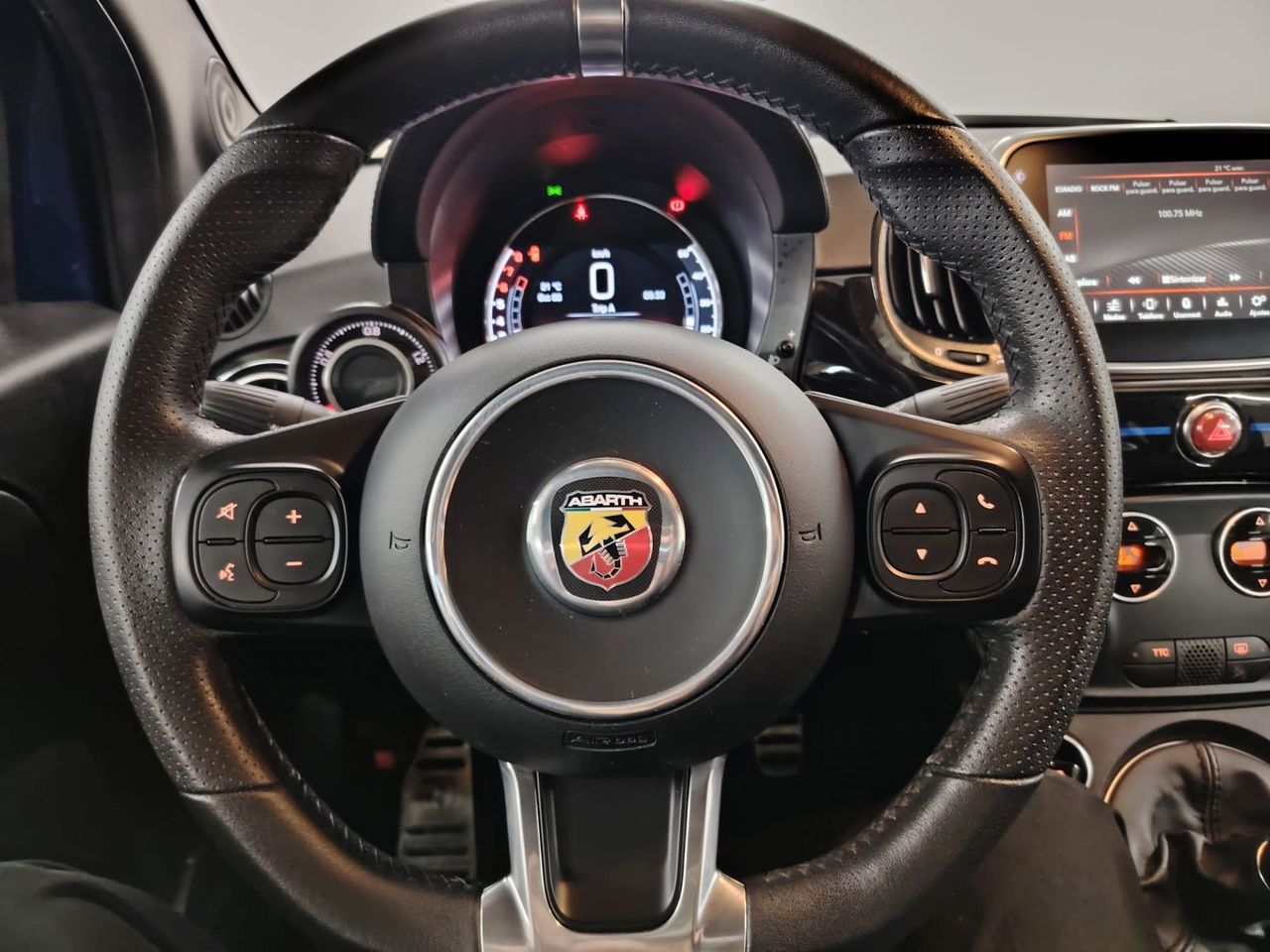 Abarth 500 1.4 16v 121kW Monster Energy Yamaha E6D - Foto 25