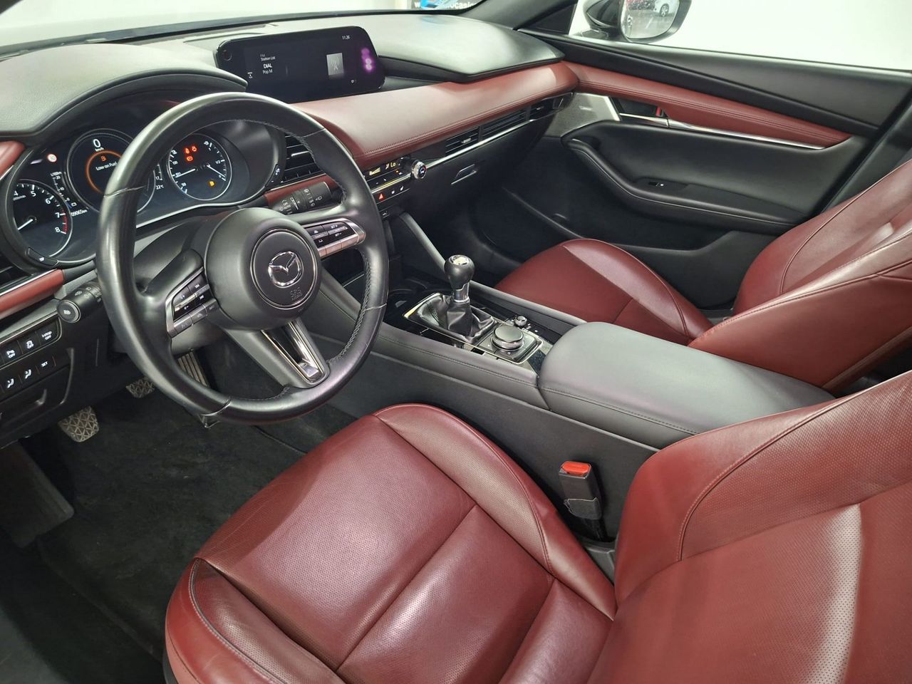 Mazda 3 2.0 SKYACTIV-X ZENITH SAFETY RED - Foto 12