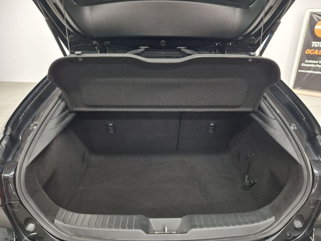 Mazda 3 2.0 SKYACTIV-X ZENITH SAFETY RED - Foto 11