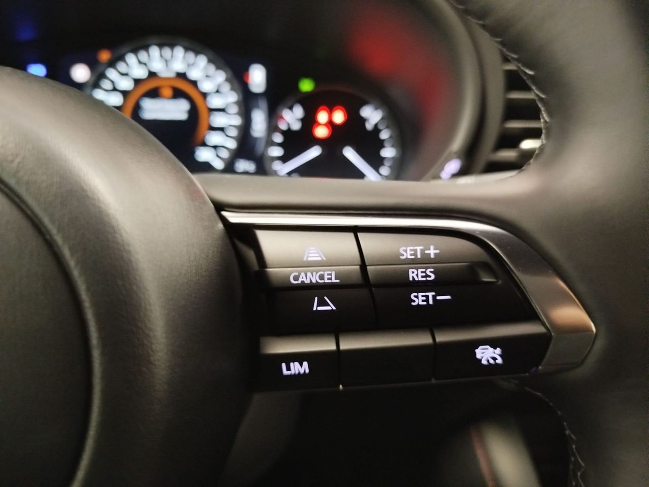 Mazda 3 2.0 e-SKYACTIV-G 90KW HOMURA - Foto 17
