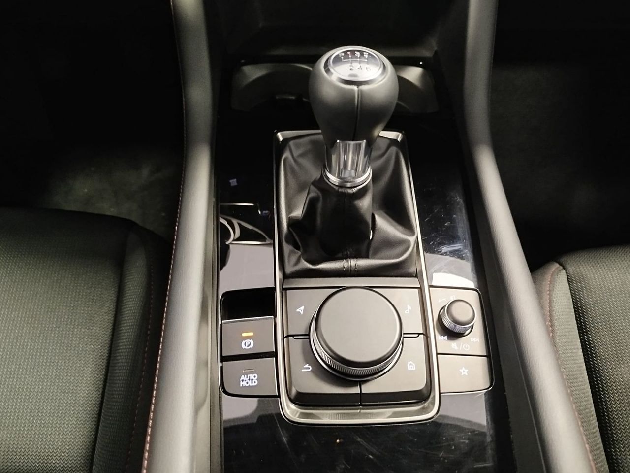 Mazda 3 2.0 e-SKYACTIV-G 90KW HOMURA - Foto 15