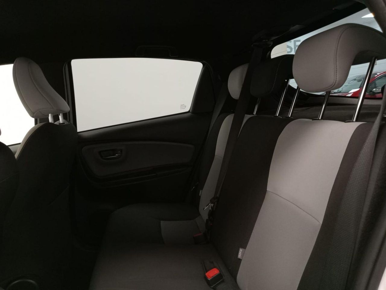 Toyota Yaris 1.3 100 Feel - Foto 30