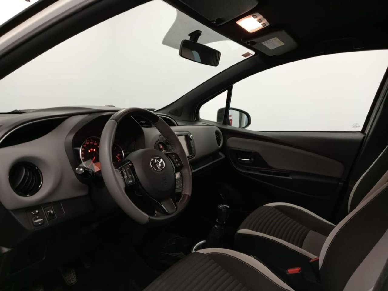 Toyota Yaris 1.3 100 Feel - Foto 26