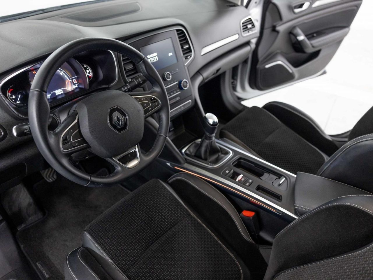 Renault Megane Zen Tce GPF 103 kW (140CV) - Foto 17