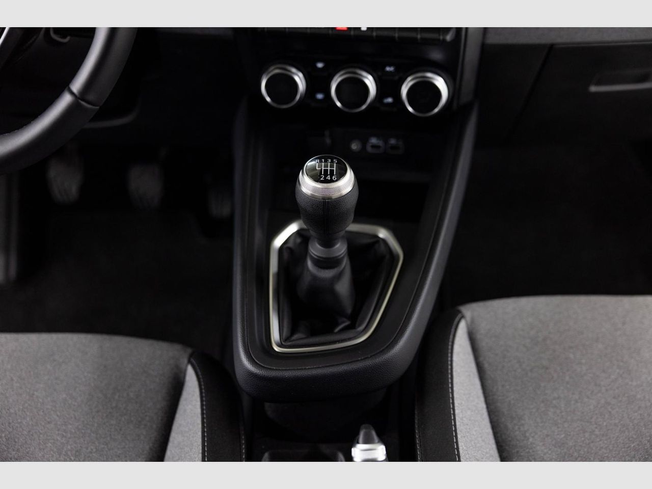 Mitsubishi Colt 100T Motion - Foto 19