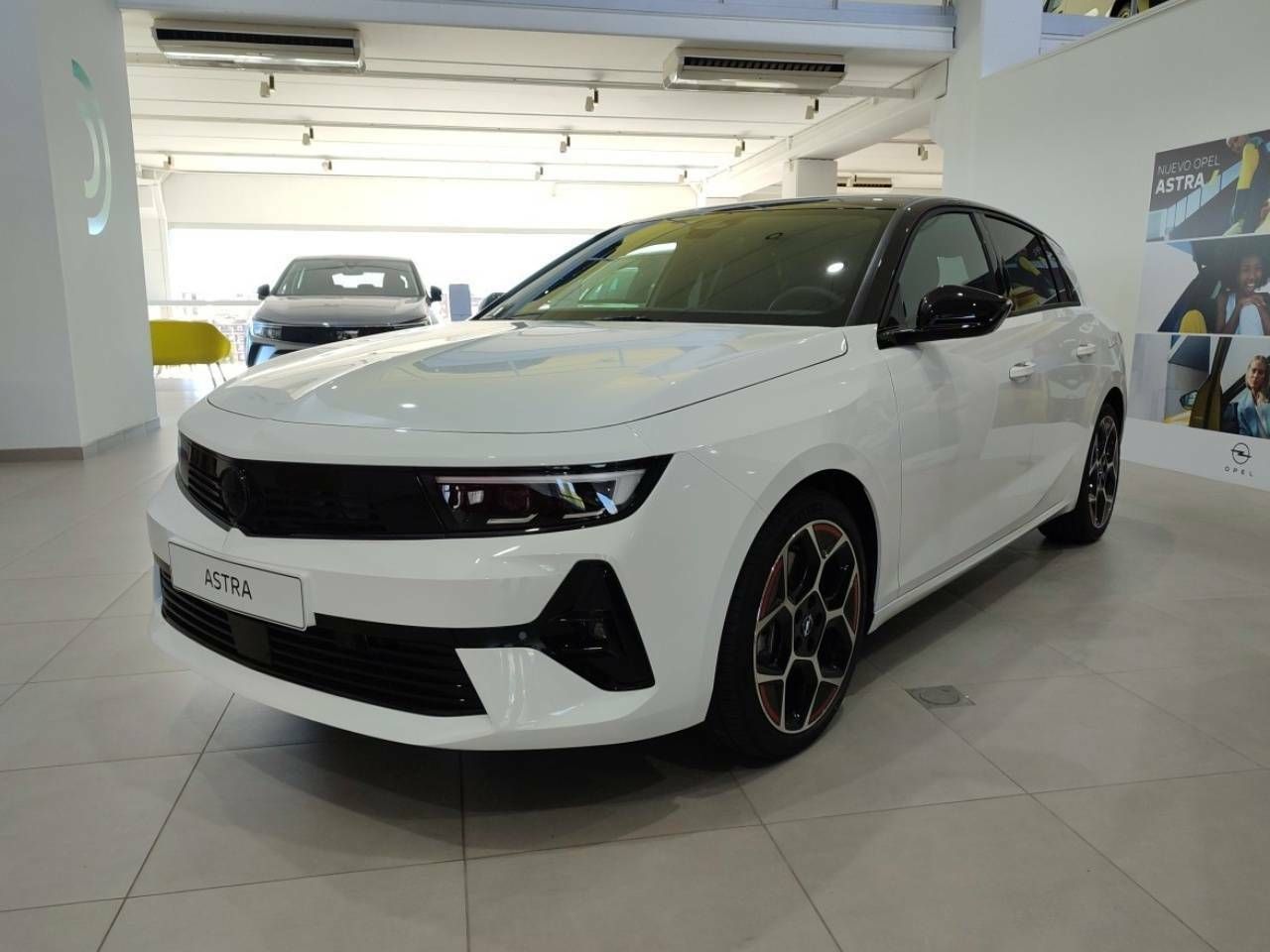 Opel astra multimedia  de segunda mano - opel astra 2023 /