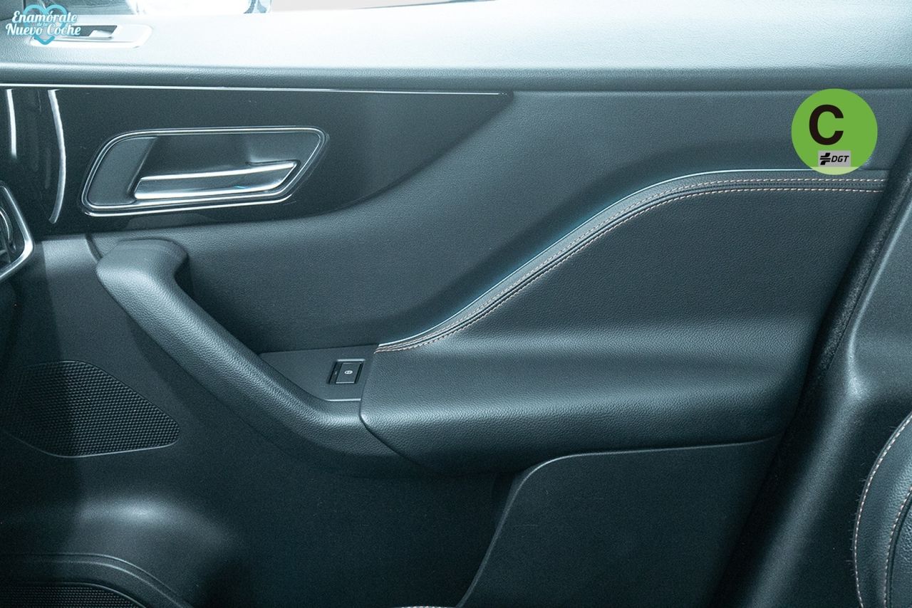 Jaguar F-Pace 2.0L i4D Prestige AWD Auto 177 kW (240 CV) - foto 36