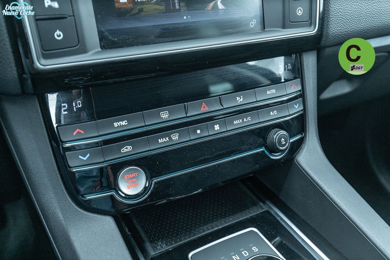 Jaguar F-Pace 2.0L i4D Prestige AWD Auto 177 kW (240 CV) - foto 29