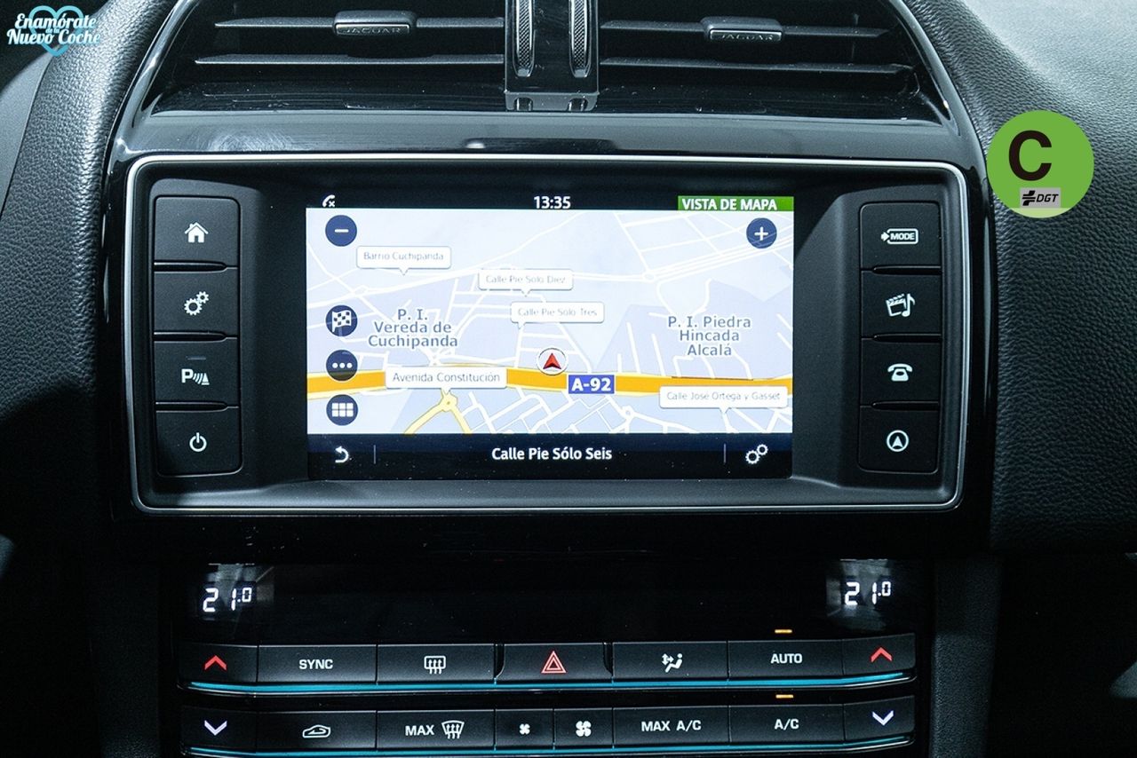 Jaguar F-Pace 2.0L i4D Prestige AWD Auto 177 kW (240 CV) - foto 24