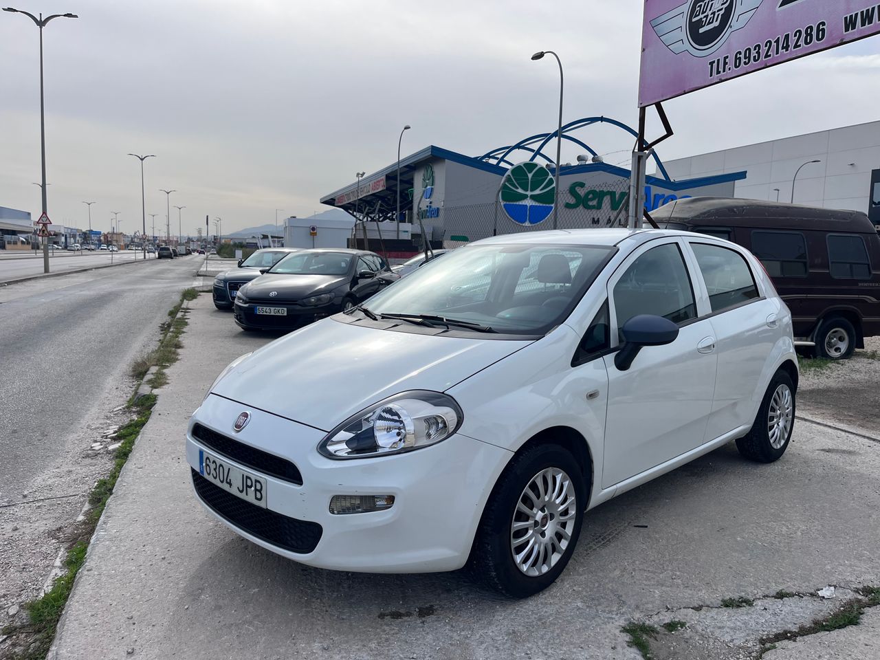 Amplio terreno venta  de segunda mano - fiat punto 2016 /