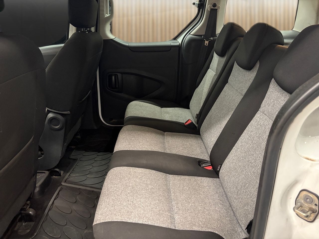 Citroën Berlingo Multispace Feel BlueHDi 75 - Foto 17