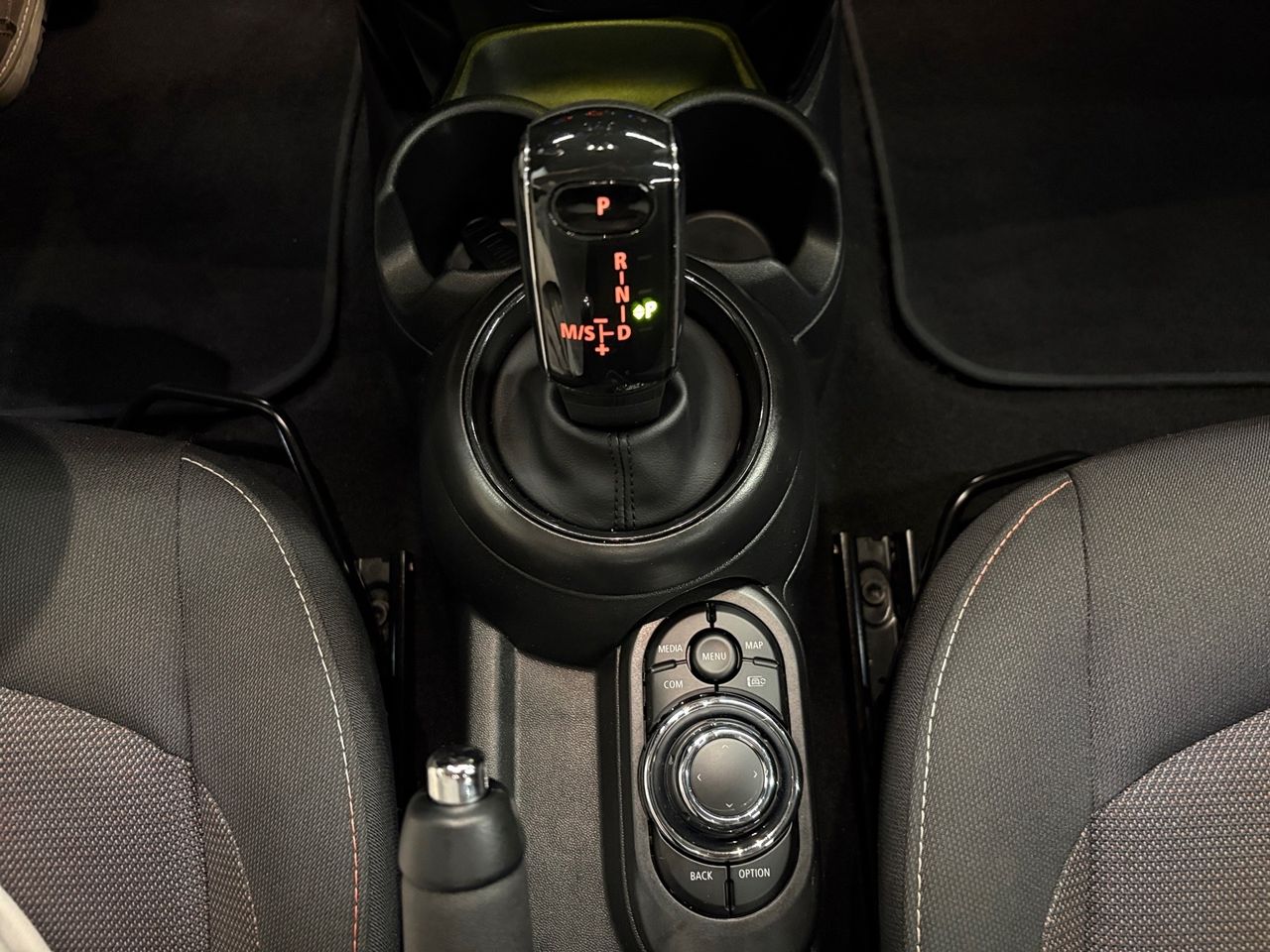 MINI Cooper 5 puertas F55 - Foto 13