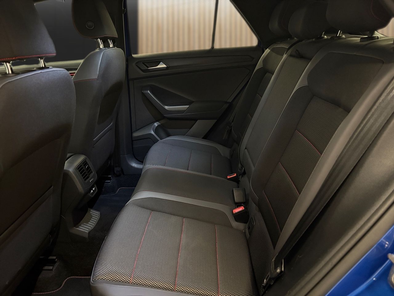 Volkswagen T-Roc Sport 1.5 TSI 110 kW (150 CV) - Foto 17