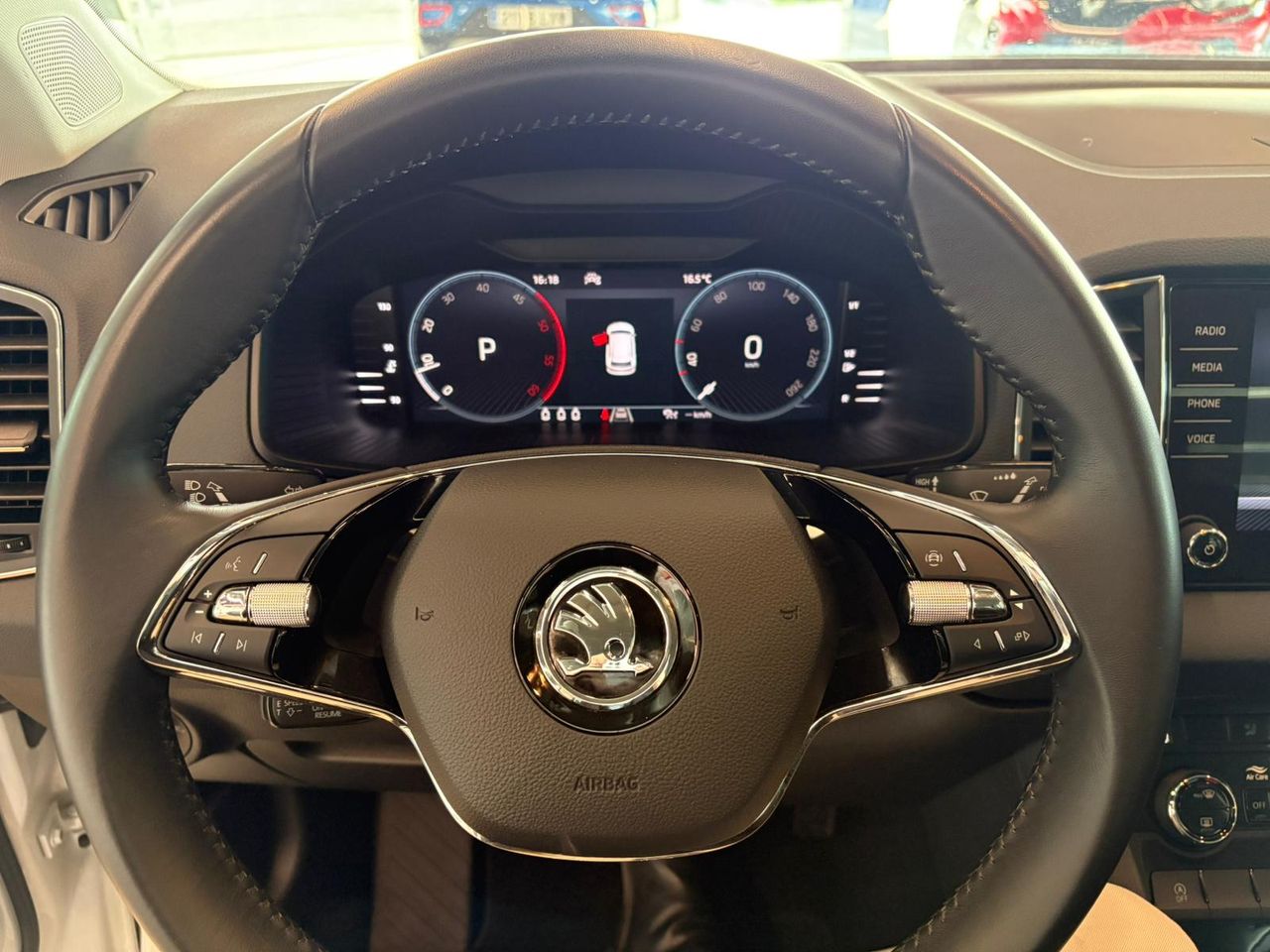 Skoda Karoq Ambition 2.0 TDI 110 kW (150 CV) DSG 7 vel. 4x4 - Foto 9