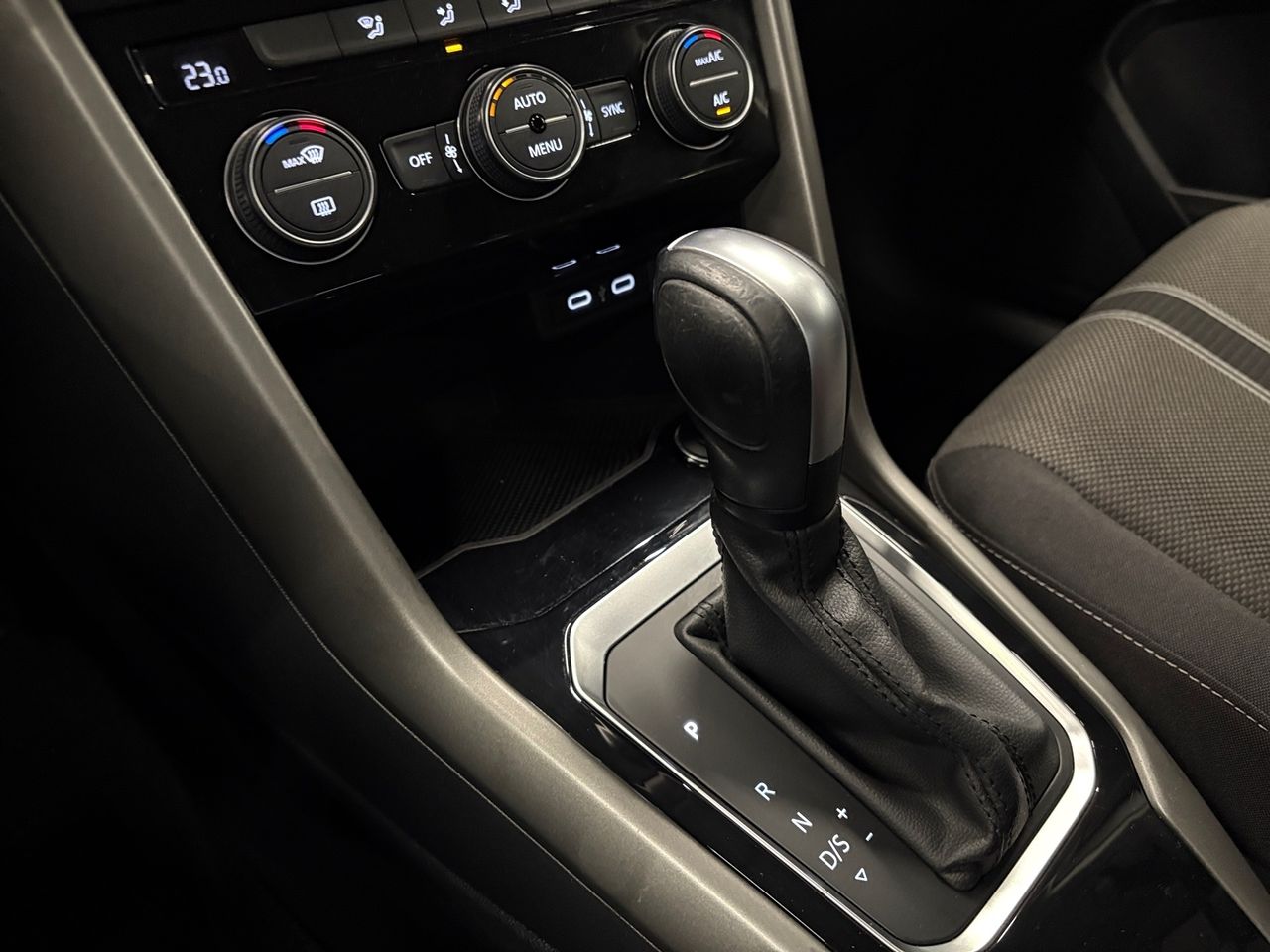 Volkswagen T-Roc R-Line 2.0 TDI 110 kW (150 CV) DSG - Foto 13