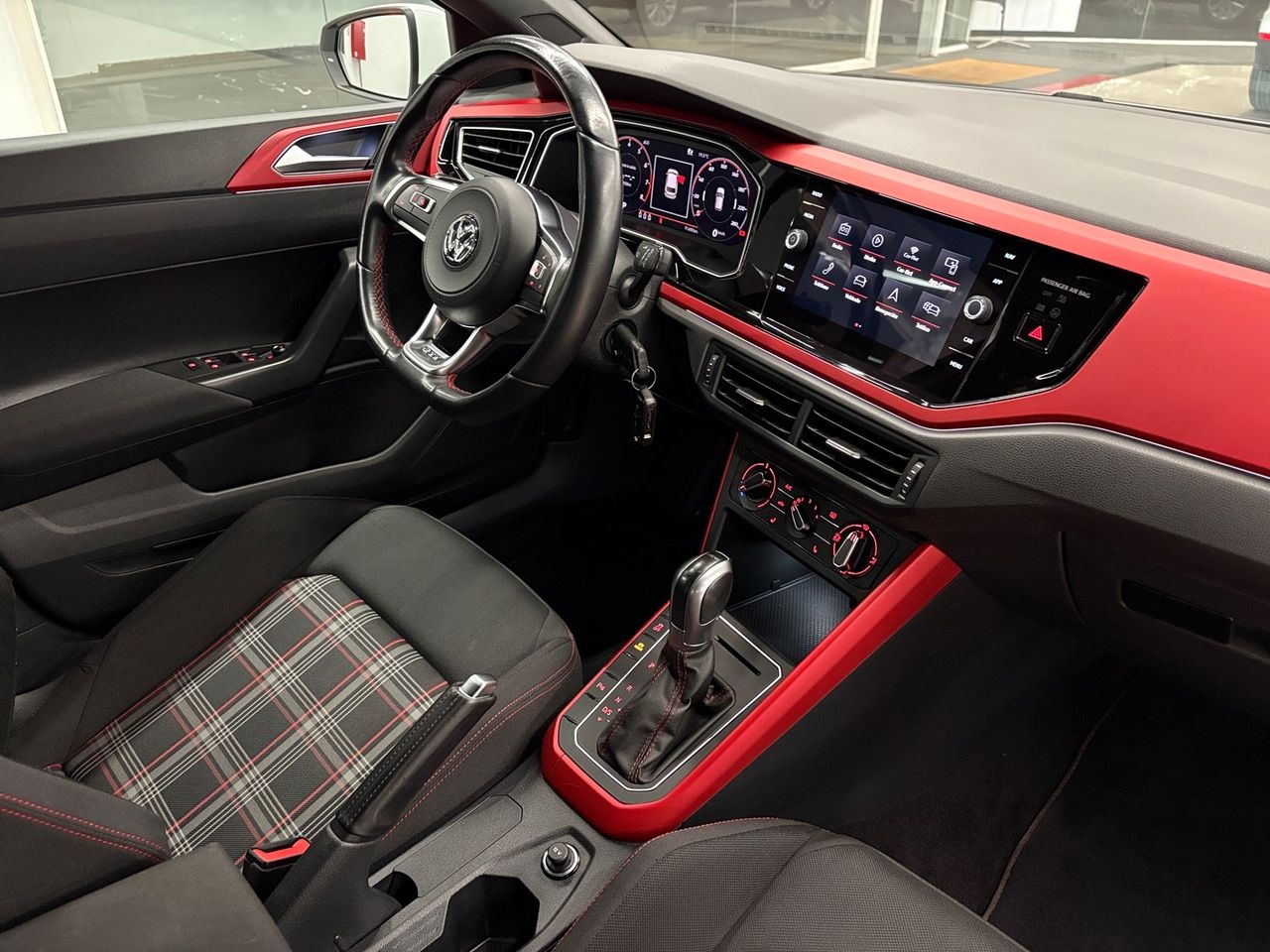 Volkswagen Polo GTI 2.0 TSI 147 kW (200 CV) DSG 6 vel. - Foto 17