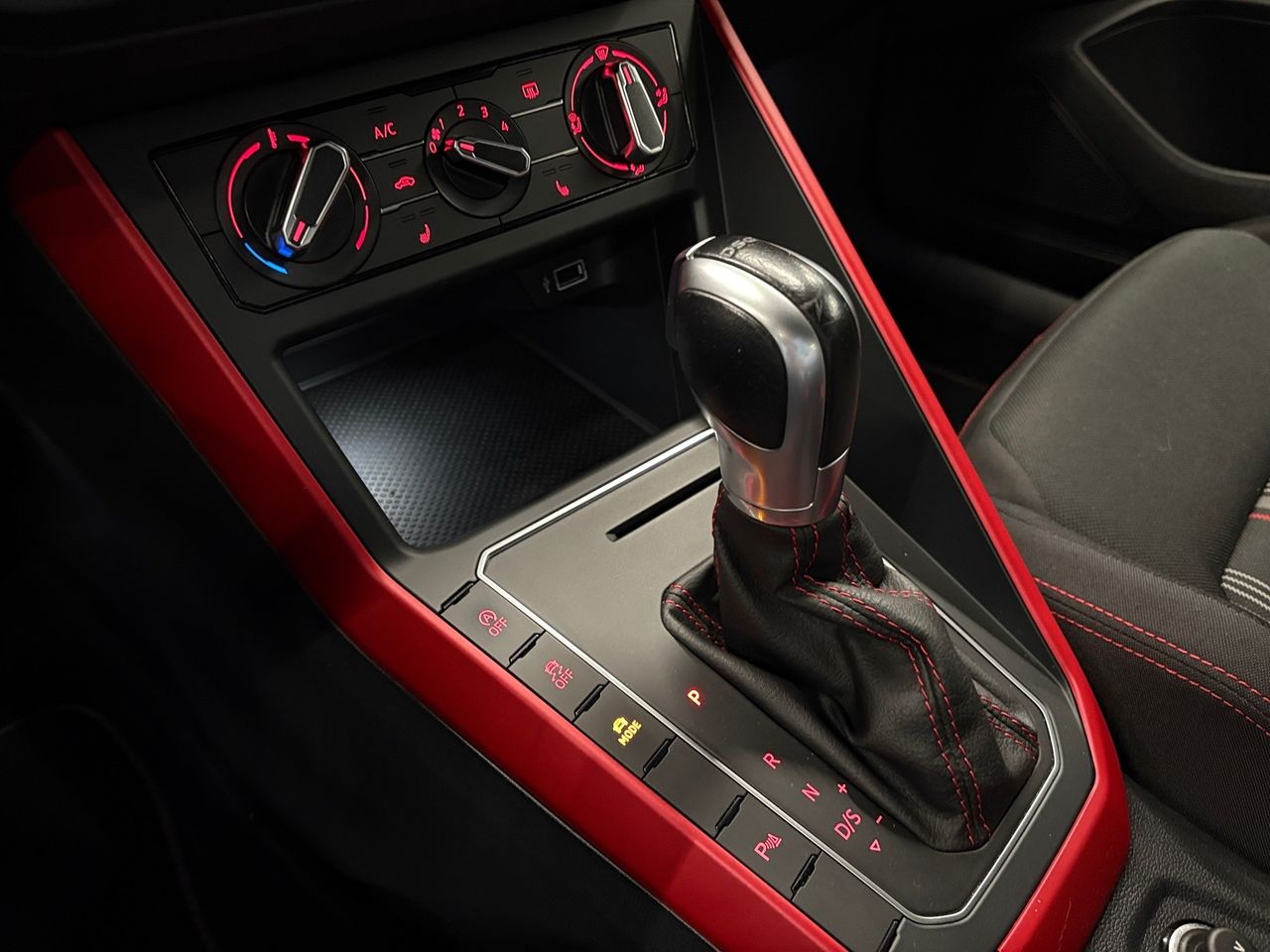 Volkswagen Polo GTI 2.0 TSI 147 kW (200 CV) DSG 6 vel. - Foto 16