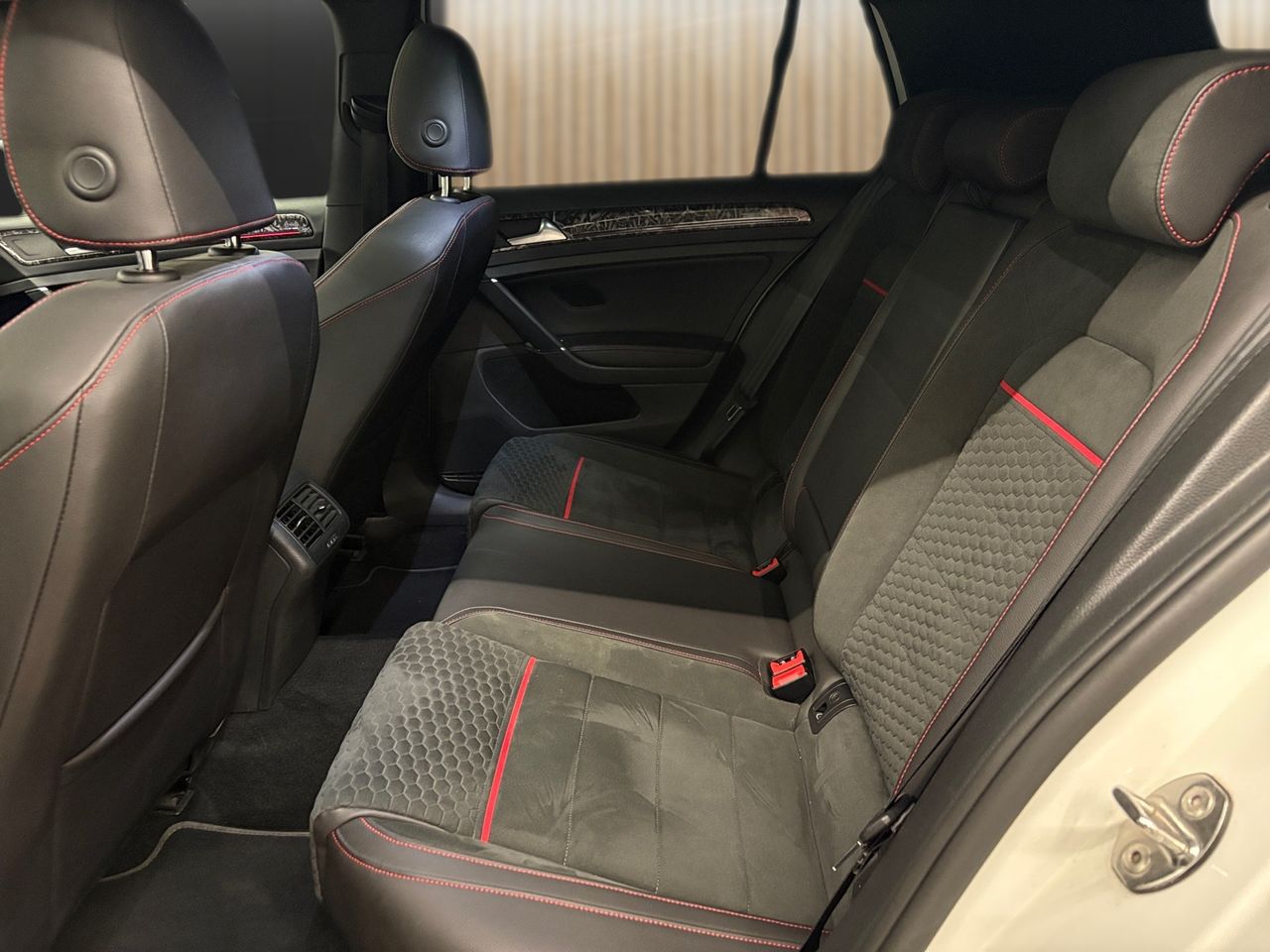 Volkswagen Golf 5p GTI Performance 2.0 TSI 180 kW (245 CV) - Foto 18