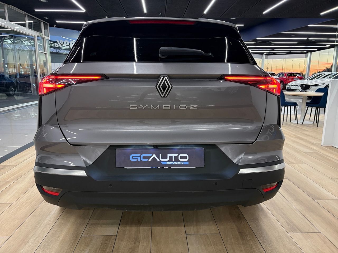 Renault Symbioz TECHNO MILDHYBRID 140 CV PACK SAFETY & DRIVING + PACK CÁMARA 360 - Foto 8