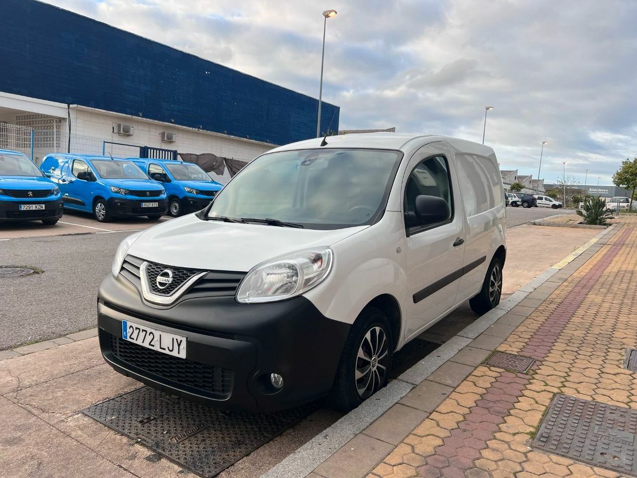 Nissan NV250 3pl 1.5dCi 70 kW 95 CV L1H1 COMFORT  - Foto 4