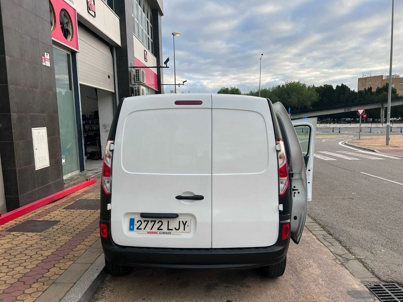 Nissan NV250 3pl 1.5dCi 70 kW 95 CV L1H1 COMFORT  - Foto 17