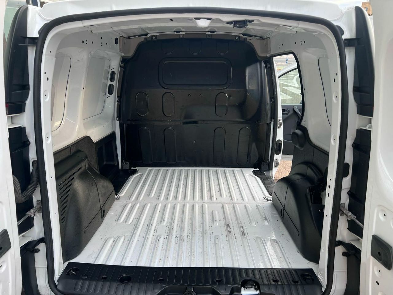 Nissan NV250 3pl 1.5dCi 70 kW 95 CV L1H1 COMFORT  - Foto 20