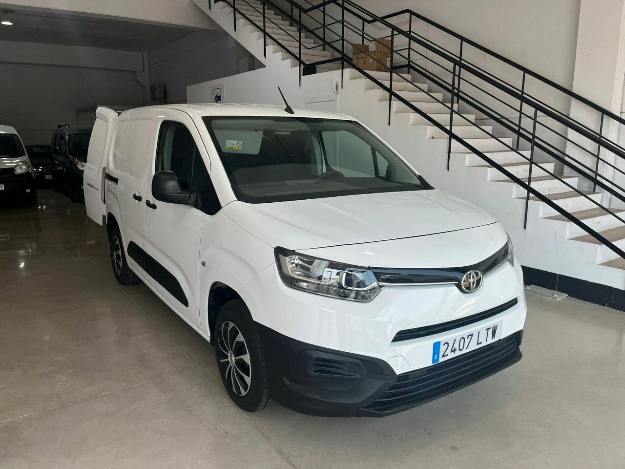 Toyota Proace City 1.5D 75kW 100CV GX 650kg Media  - Foto 8