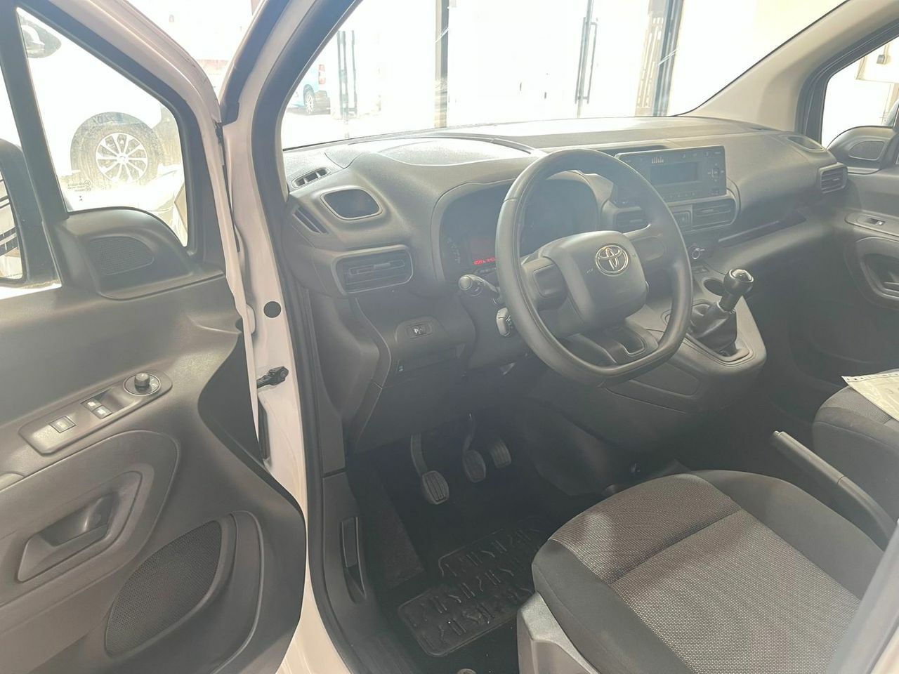 Toyota Proace City 1.5D 75kW 100CV GX 650kg Media  - Foto 18